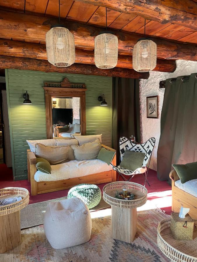 Le Prieure Hotel Uvernet-Fours Екстериор снимка