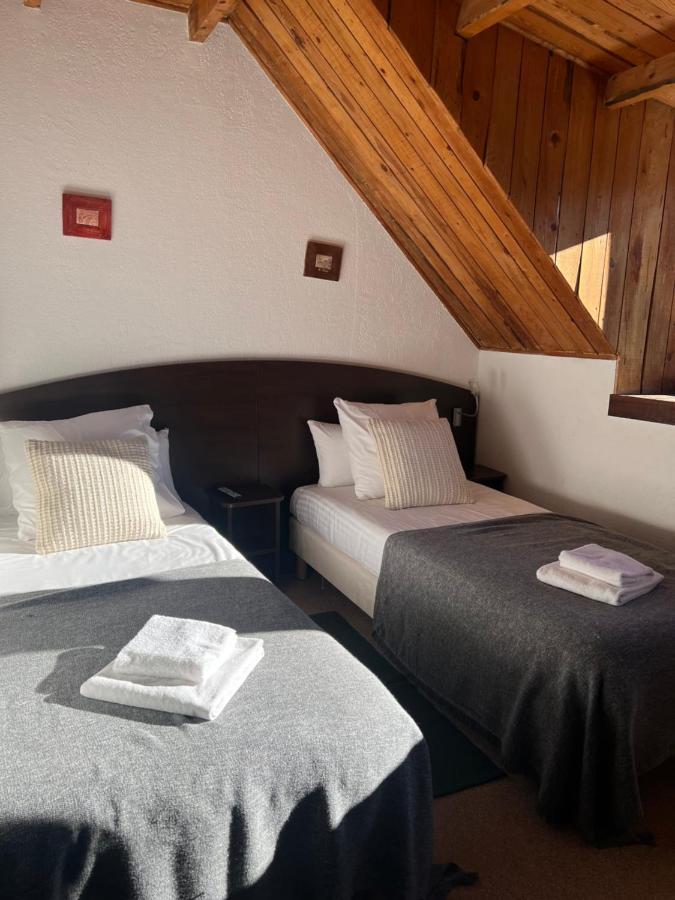 Le Prieure Hotel Uvernet-Fours Екстериор снимка